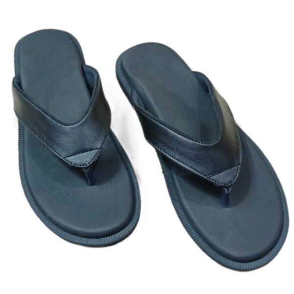 Women's Flip-Flops & Slippers - Image 10